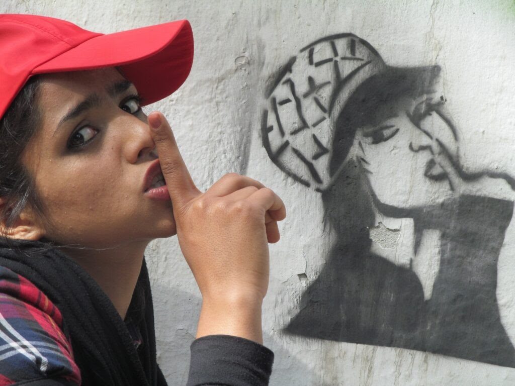 A street scene from the documentary Sonita